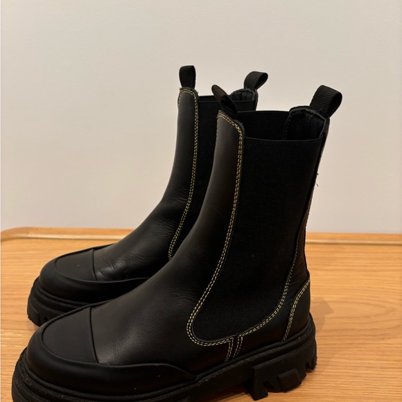 Ganni Mid Chelsea Boot with yellow stitching - Picture 8 of 10